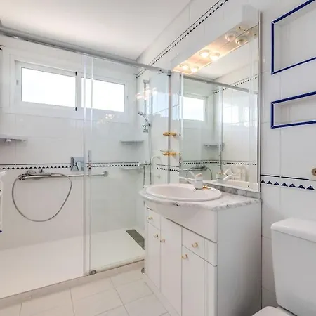 Charming With Sea Views Apartment
