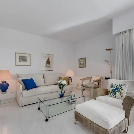 Apartment Charming With Sea Views *