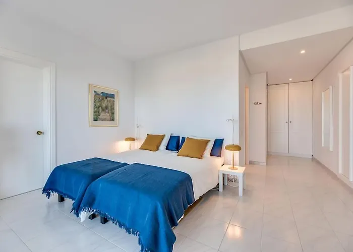 Charming With Sea Views Apartment *