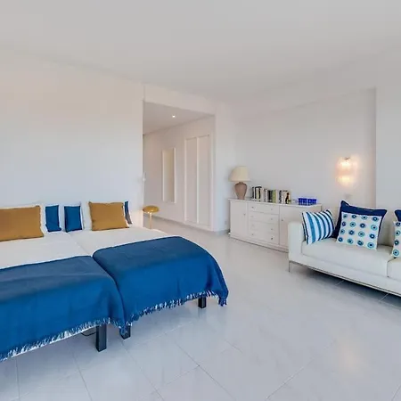 Charming With Sea Views Apartment