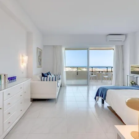 Апартаменти Charming With Sea Views Марбелья