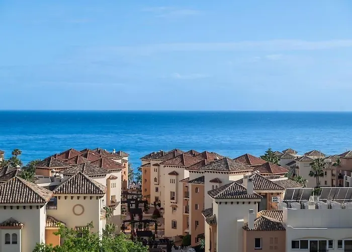 Charming With Sea Views Апартаменти