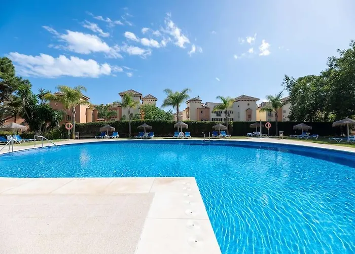 Charming With Sea Views Апартаменти
